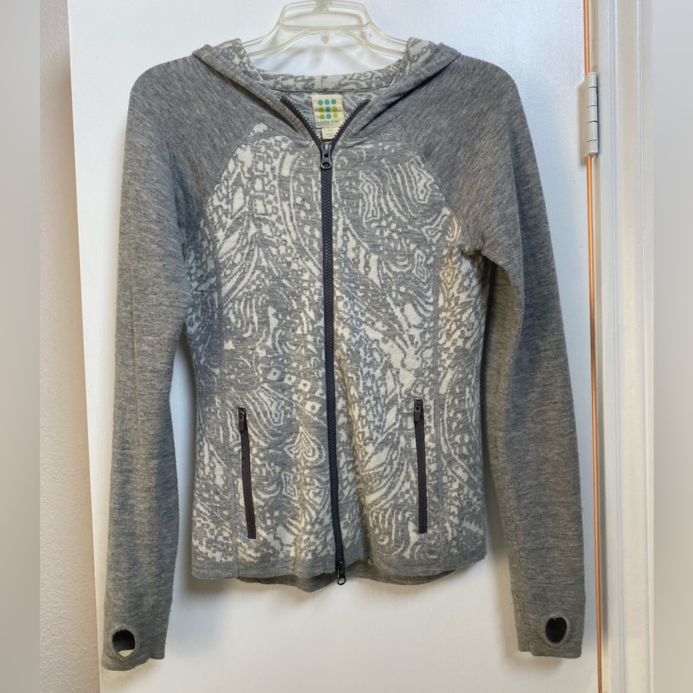 Title Nine Gray/Cream Patterned Zip-Up Hoodie - image 1